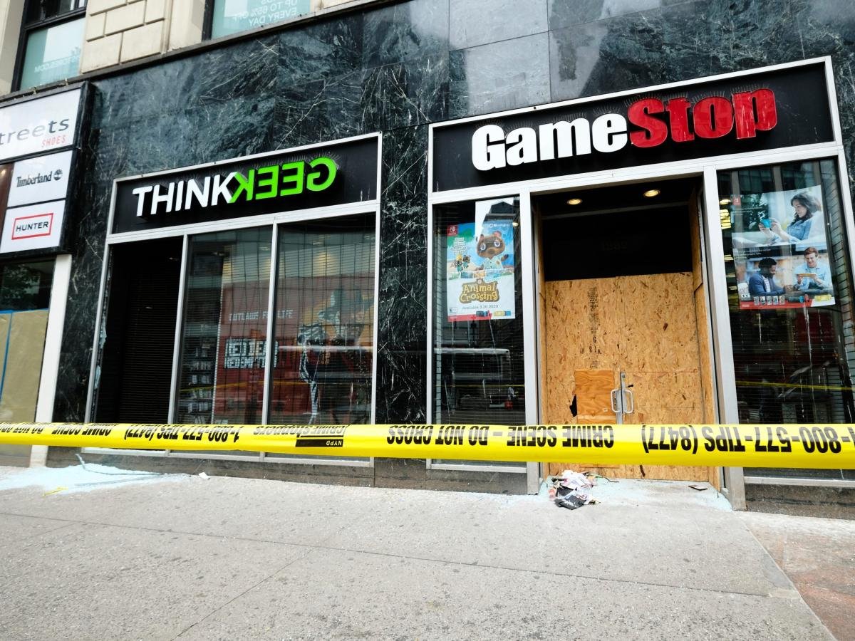 ‘someone-played-this-beautifully’:-why-one-expert-is-suspicious-of-the-latest-meme-stock-revival