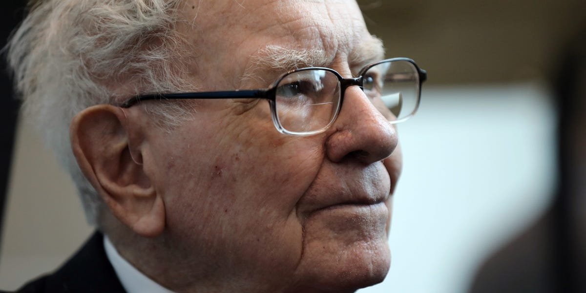 why-warren-buffett’s-record-$189-billion-cash-pile-isn’t-the-market-crash-signal-some-say-it-is