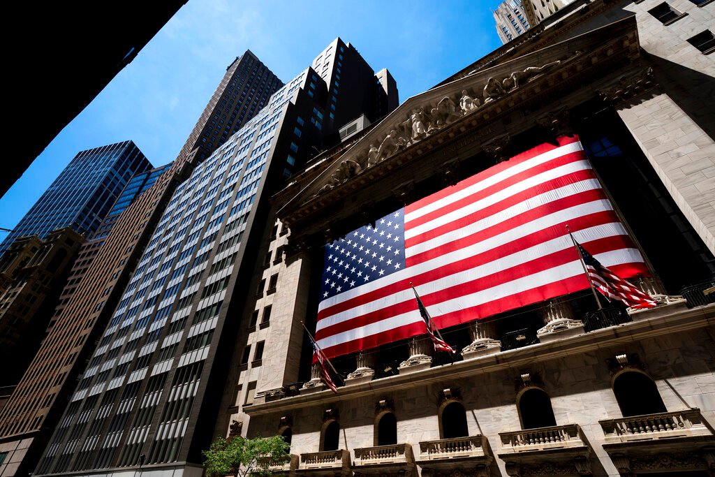 stock-market-today:-dow-finishes-above-40,000-to-cap-wall-street’s-latest-winning-week