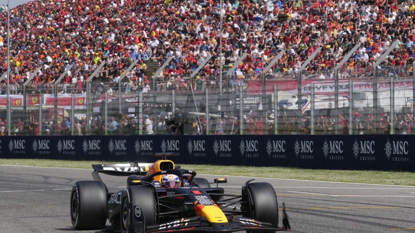 max-verstappen-holds-off-lando-norris-to-win-emilia-romagna-grand-prix-and-extend-f1-lead