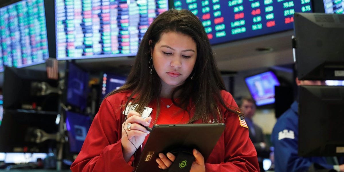 stock-market-today:-us-stocks-mixed-as-wall-street-gears-up-for-big-week-of-ai-updates