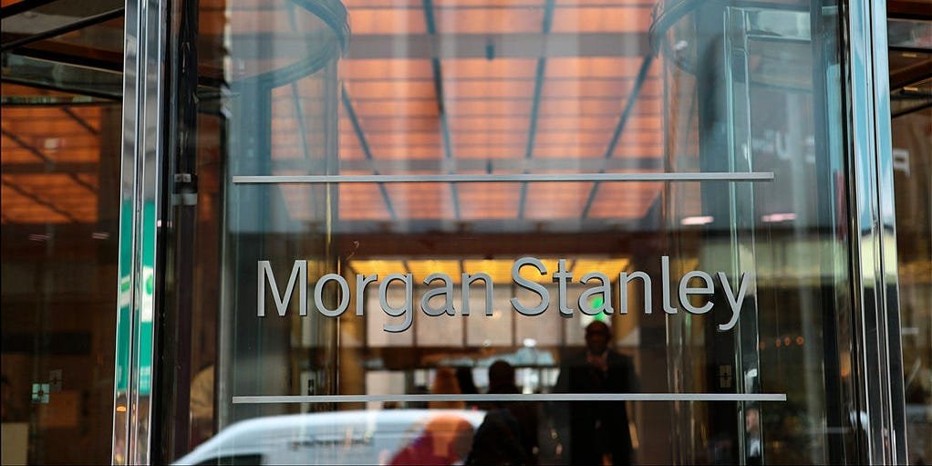 a-top-wall-street-bear-has-turned-bullish-on-stocks,-boosting-his-s&p-500-price-target-by-20%