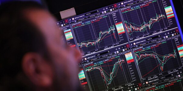 stock-market-live:-most-asian-indices-give-up-early-gains;-hang-seng-down-1%,-nikkei-up-0.3%