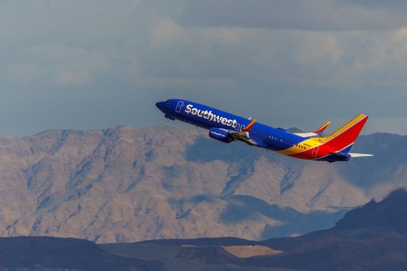 us-lawsuit-challenges-southwest-air’s-free-ticket-program-for-hispanic-students
