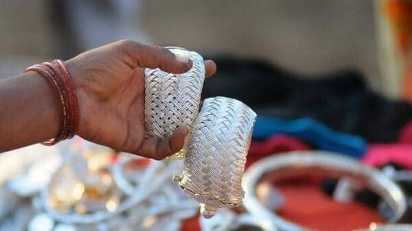 share-market-today-live-updates-may-22,-2024:-mavens-warn-of-pullback-as-silver-eyes-historic-₹1-lakh-mark