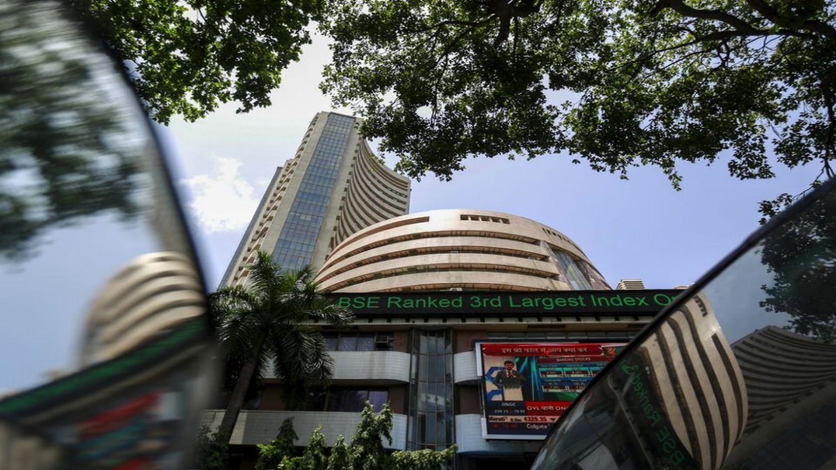 stock-market-live:-gift-nifty-indicates-a-subdued-start-for-domestic-indices
