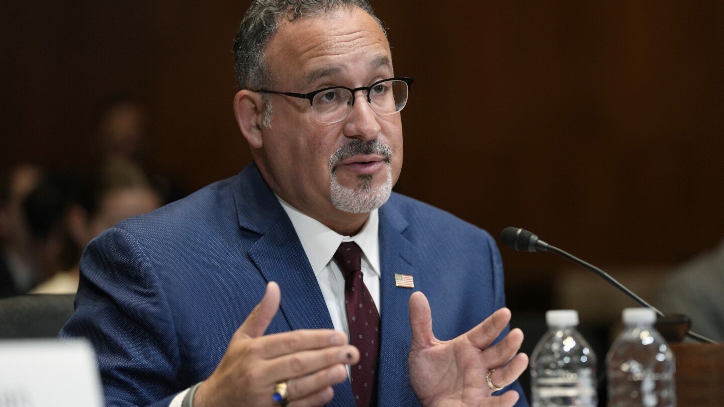 biden-administration-canceling-student-loans-for-another-160,000-borrowers