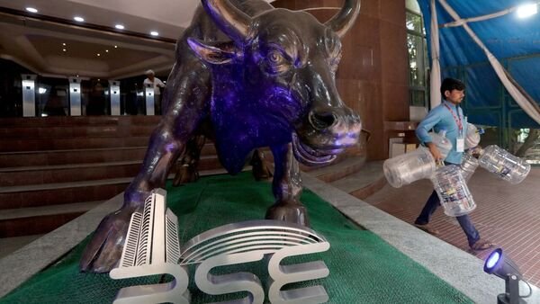 sensex-today-live-updates-:-sensex,-nifty-likely-to-start-on-muted-note,-tracking-global-cues;-grasim,-sun-pharma-eyed