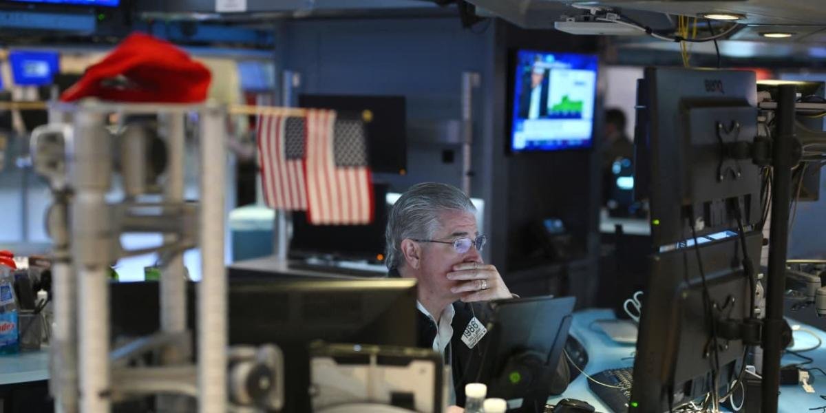 the-bond-market-is-sending-a-message-investors-should-listen.