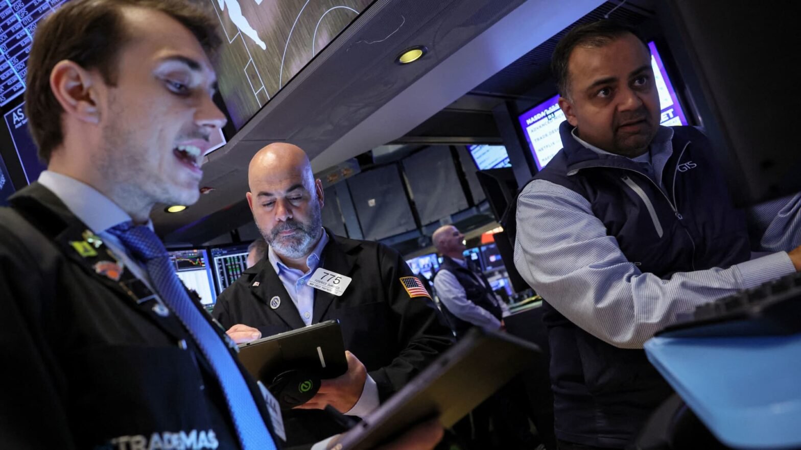 stock-futures-are-little-changed-after-the-nasdaq-composite-posts-a-record-close:-live-updates