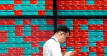 stock-market-today:-wall-street-pulls-back,-trimming-its-gains-for-may