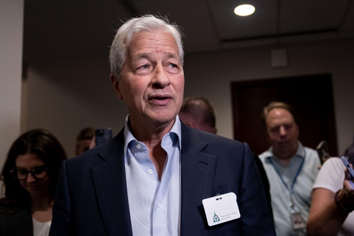 dimon-says-‘there-could-be-hell-to-pay’-if-private-credit-sours