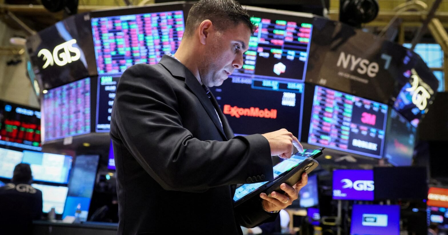 ‘bothersome’-rebound-in-us-yields-casts-shadow-on-stocks-at-record-highs