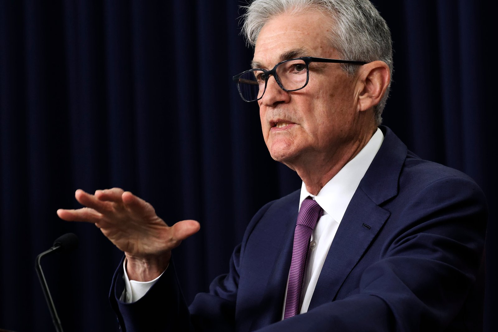 Federal Reserve Bank Chair Jerome Powell announces that interest rates will remain unchanged during a news conference at the bank's William McChesney Martin building on May 01, 2024 in Washington, DC. 