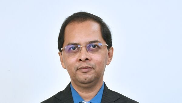 Top Stock Recommendations: Dharmesh Shah of ICICI Securities recommends buying - Reliance Industries Ltd (RIL), and NTPC this week.