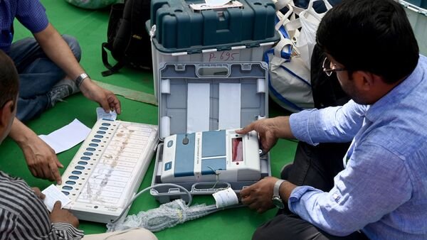 Lok Sabha Elections 2024: Stock market experts have advised investors to avoid 'monkey and donkey' stocks and look at the quality stocks that have been delivering quarterly solid numbers, and their debt exposure is either low or zero