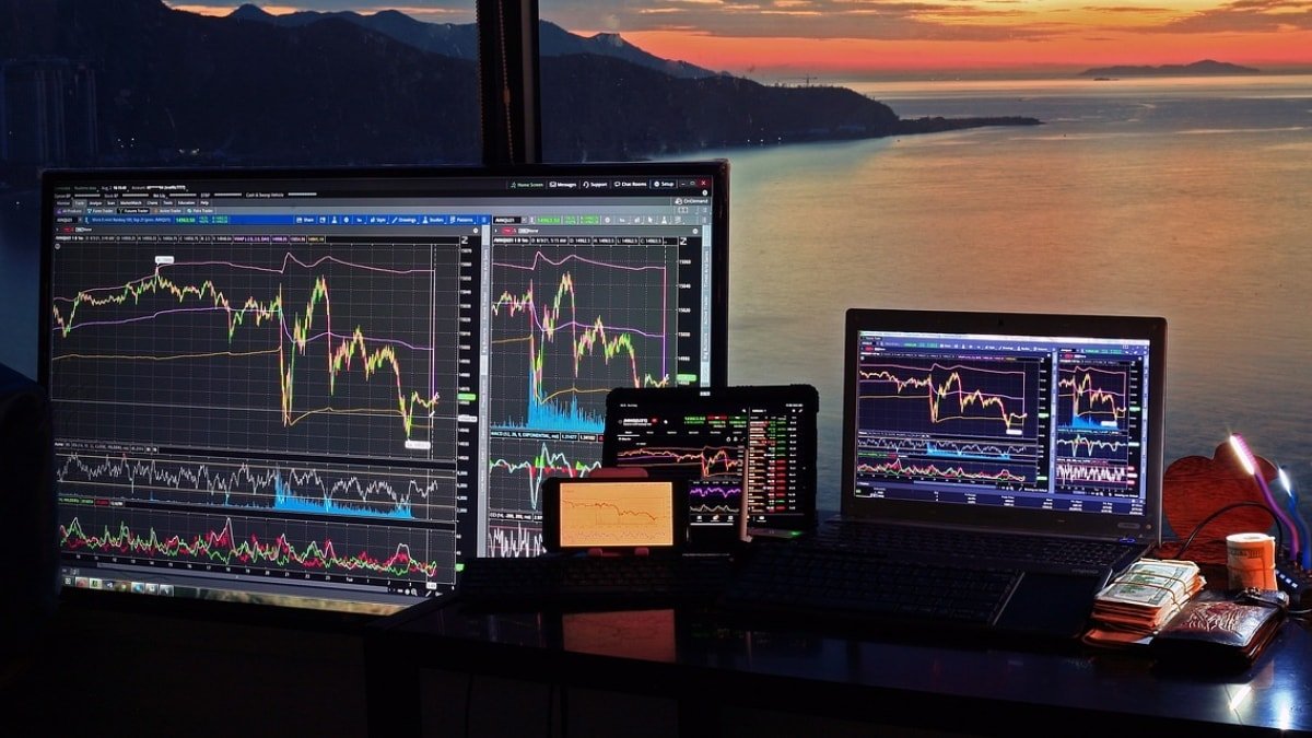 Why does the stock market get Monday blues? It's the weekend effect Why does the stock market get Monday blues? It's the weekend effect