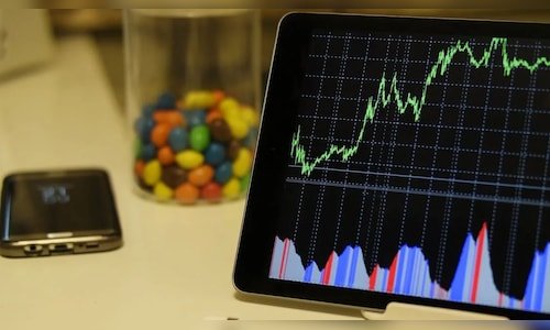 berkshire-hathaway-shares-fall-99%-after-technical-glitch-shows-‘incorrect-readings’