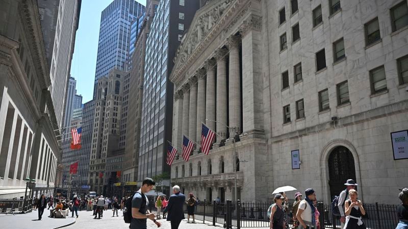 new-york-stock-exchange-is-investigating-technical-issue-as-dozens-of-stocks-are-halted