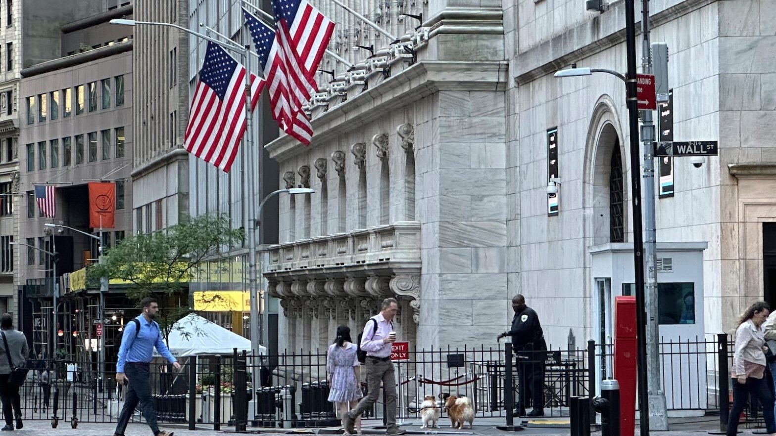 technical-issues-briefly-halt-trading-for-some-nyse-stocks-in-the-latest-glitch-to-hit-wall-street