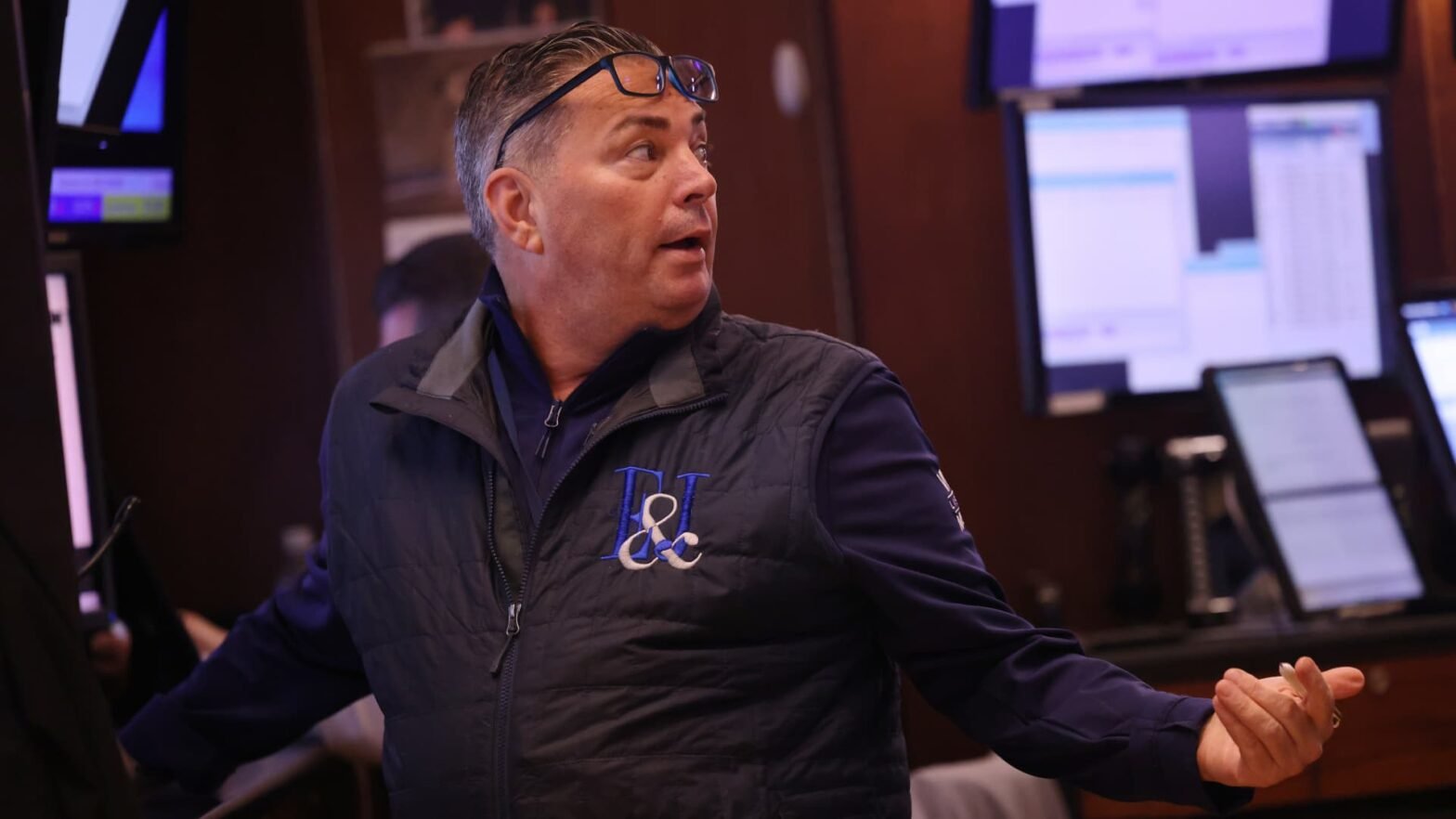 stock-futures-are-flat-after-sluggish-first-trading-day-of-june:-live-updates