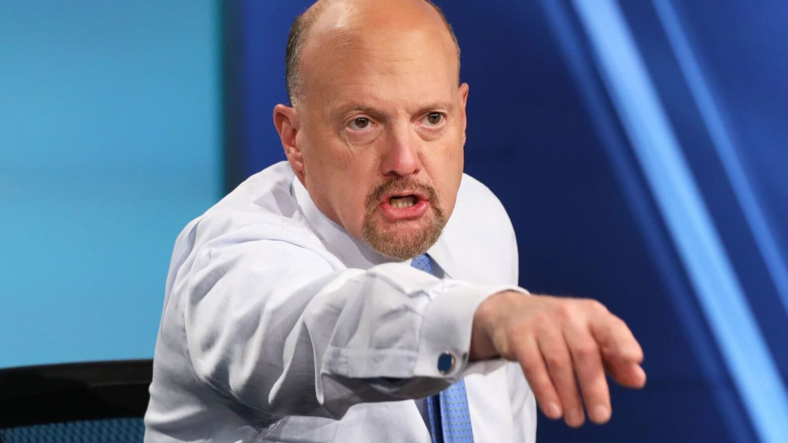 jim-cramer-says-the-stock-market-is-a-‘work-in-progress’-towards-a-rate-cut