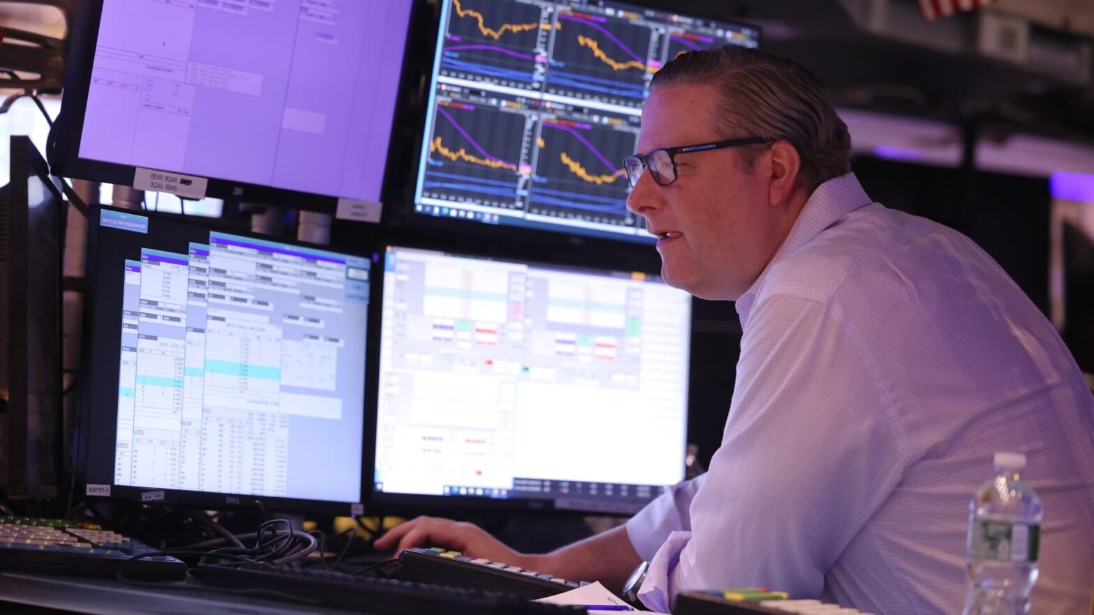 stock-futures-are-little-changed-ahead-of-private-payrolls-report:-live-updates