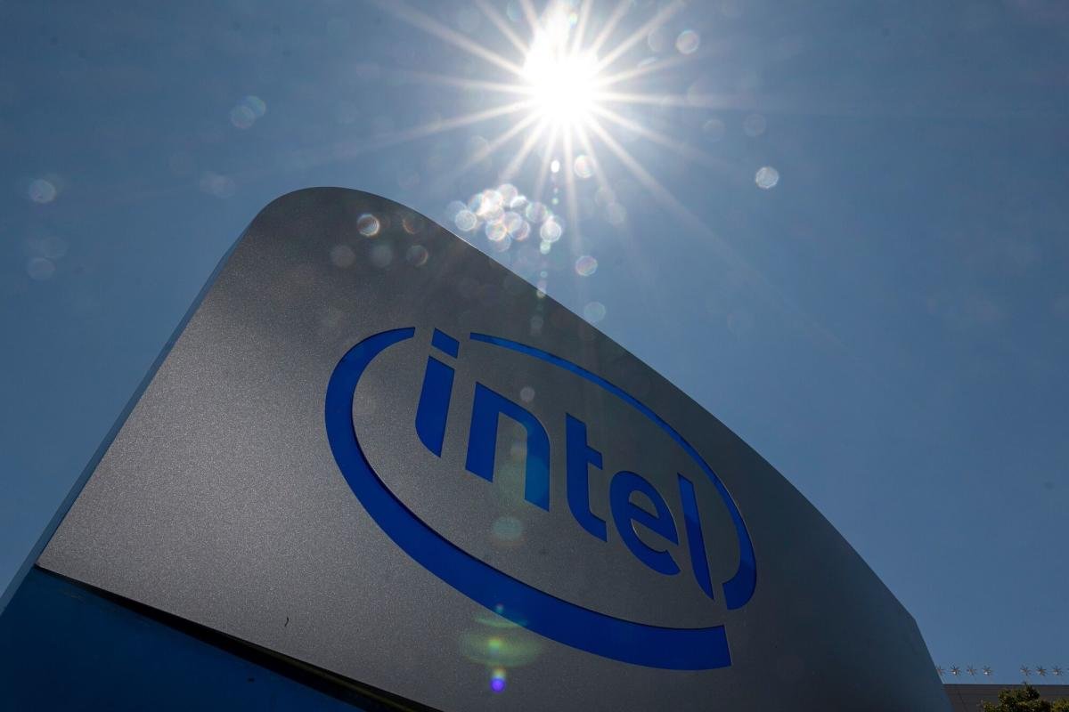 intel-agrees-to-sell-49%-of-factory-to-apollo-for-$11-billion