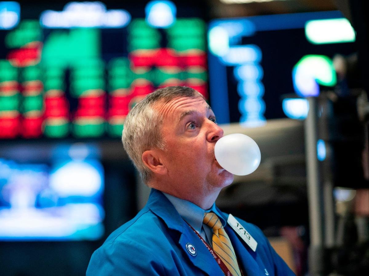 there-are-8-warning-signs-of-a-stock-market-bubble-and-6-of-them-have-already-flashed,-ubs-says
