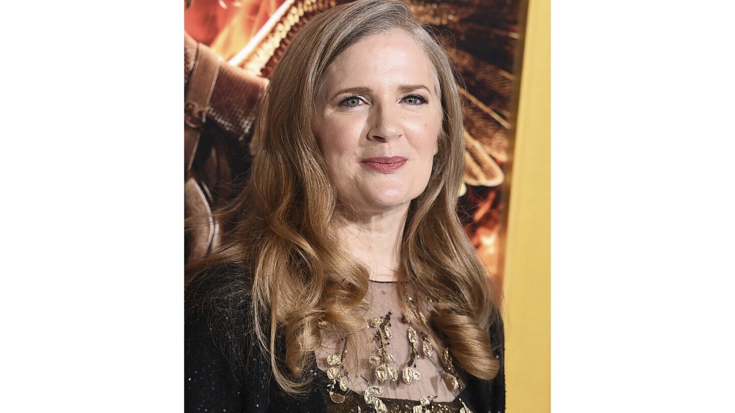 suzanne-collins-is-releasing-a-new-‘hunger-games’-novel,-‘sunrise-on-the-reaping,’-next-year