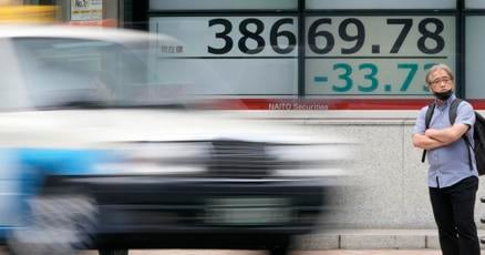 stock-market-today:-stocks-slip-and-bond-yields-jump-following-a-hotter-than-expected-jobs-report