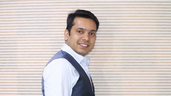 share-market-today-live-updates-june-8,-2024:-buy-or-sell:-sumeet-bagadia-recommends-these-three-stocks-for-monday