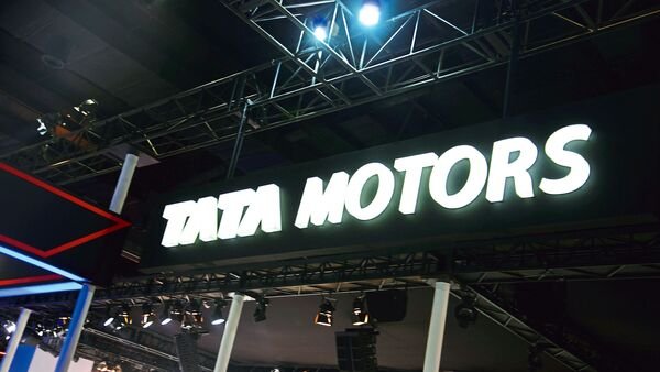tata-motors-share-price-gains-as-brokerages-maintain-bullish-stance;-stock-up-7%-in-one-week