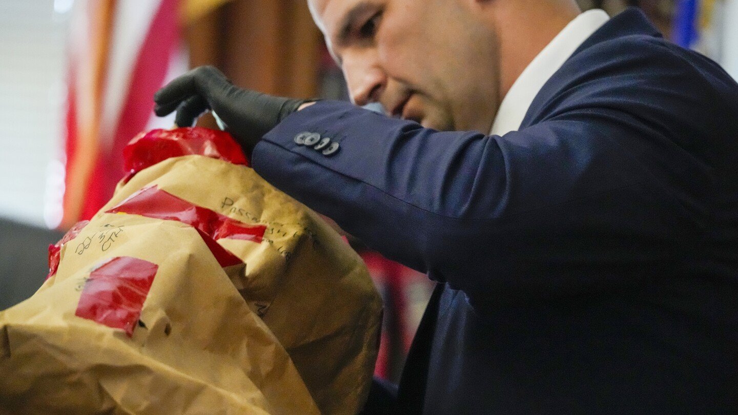 top-investigator-in-karen-read-murder-case-questioned-over-inappropriate-texts