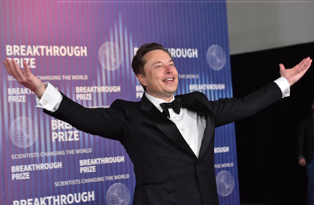 elon-musk-wins-tesla-shareholder-battle-to-keep-his-record-breaking-pay