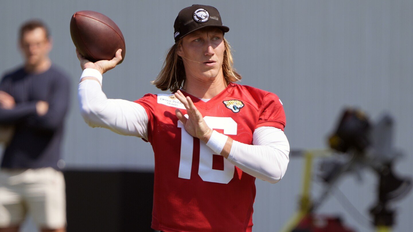 qb-trevor-lawrence-and-the-jaguars-agree-to-a-5-year,-$275m-contract-extension,-ap-source-says