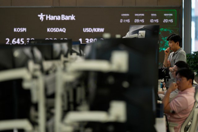 stock-market-today:-asian-shares-mixed-after-ai-hopes-nudge-wall-st-to-records.-boj-stands-pat