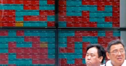 stock-market-today:-wall-street-hangs-around-its-records-after-european-stocks-slump