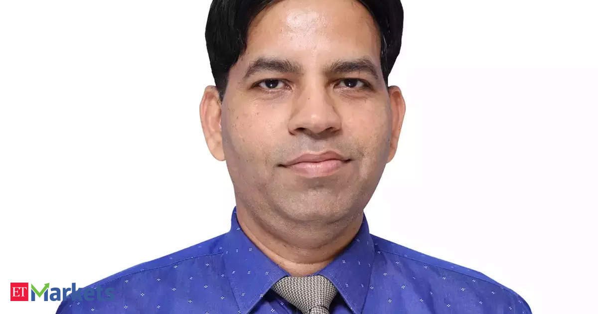 what-to-do-with-paytm,-hul,-adani-green-and-3-other-stocks?-aamar-deo-of-angel-one-decodes