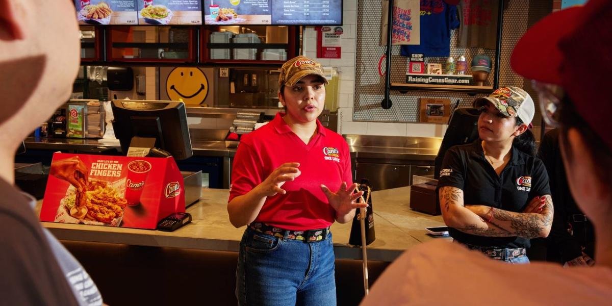 a-day-in-the-life-of-a-california-fast-food-manager-who-makes-$174,000-a-year