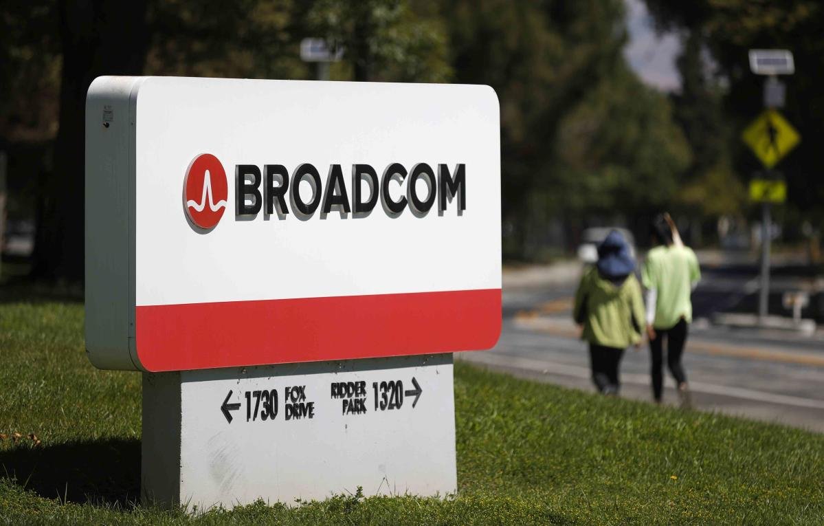 broadcom-hits-fresh-record-high-after-stock-split-announcement