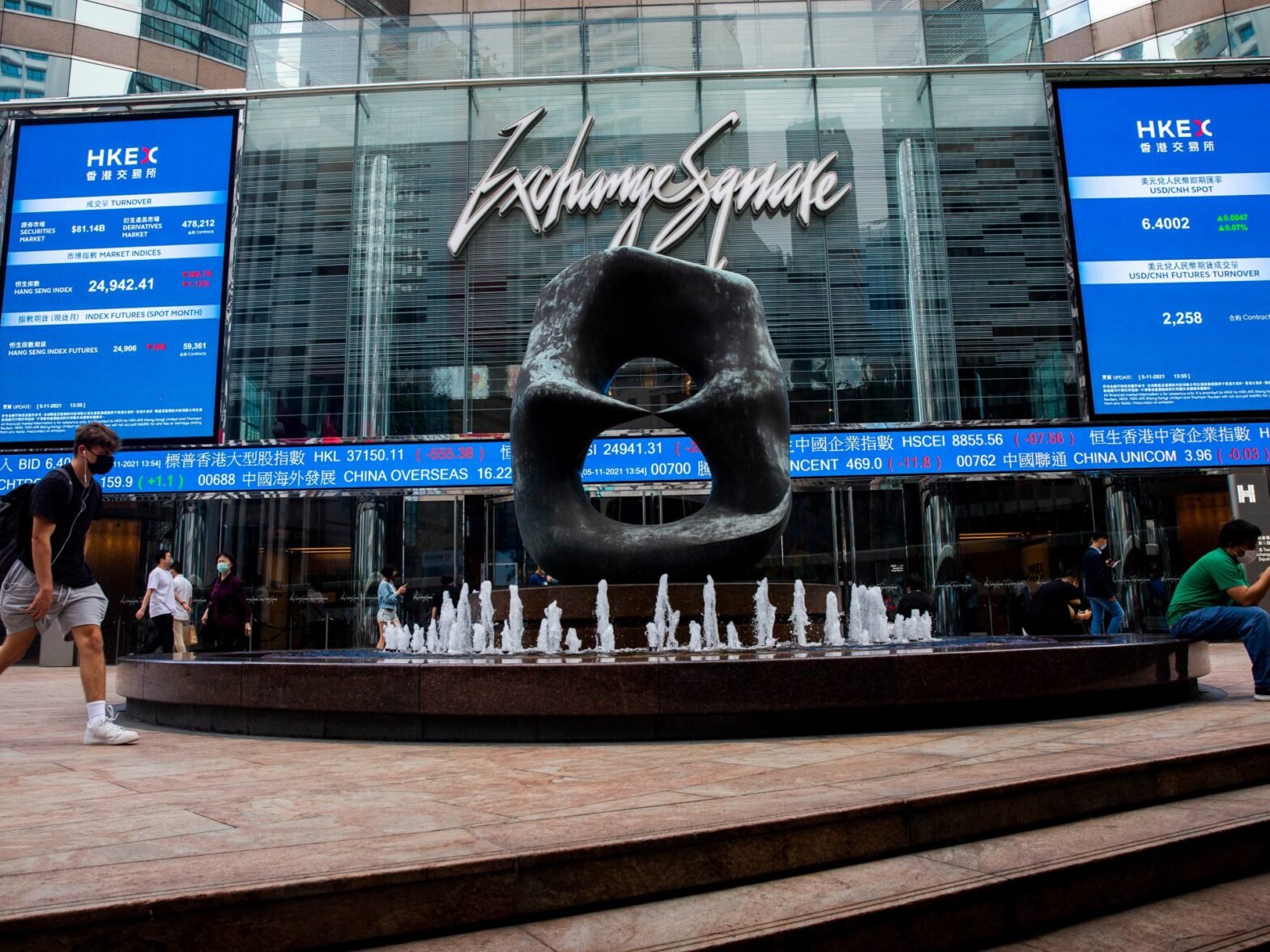 hong-kong-to-keep-stock-market-open-during-typhoons