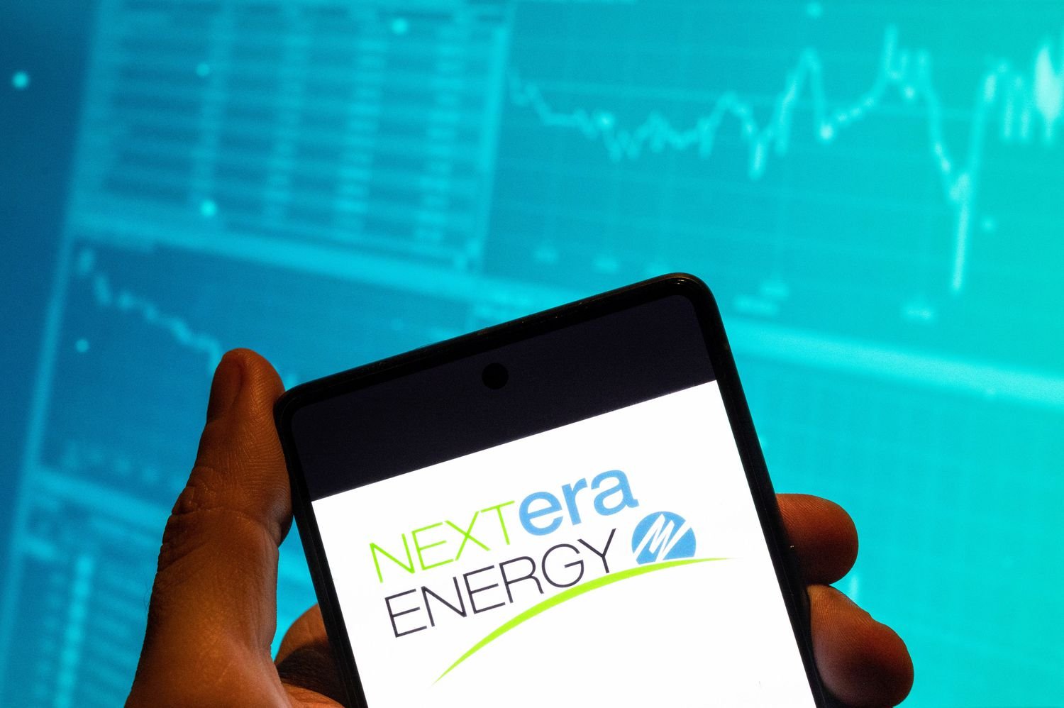 nextera-energy-stock-drops-after-announcing-plans-to-sell-$2b-of-equity-units
