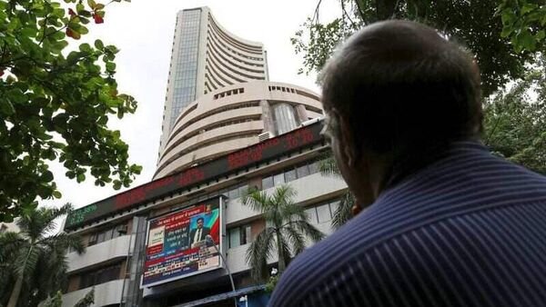 sensex-today-live-updates:-firm-global-peers,-gift-nifty-signal-strong-open-for-indian-markets;-indus-towers,-hudco-eyed