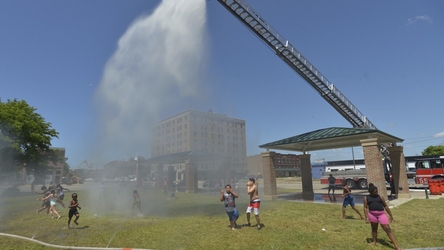 early-blast-of-heat-and-humidity-leaves-millions-sweltering-across-the-us