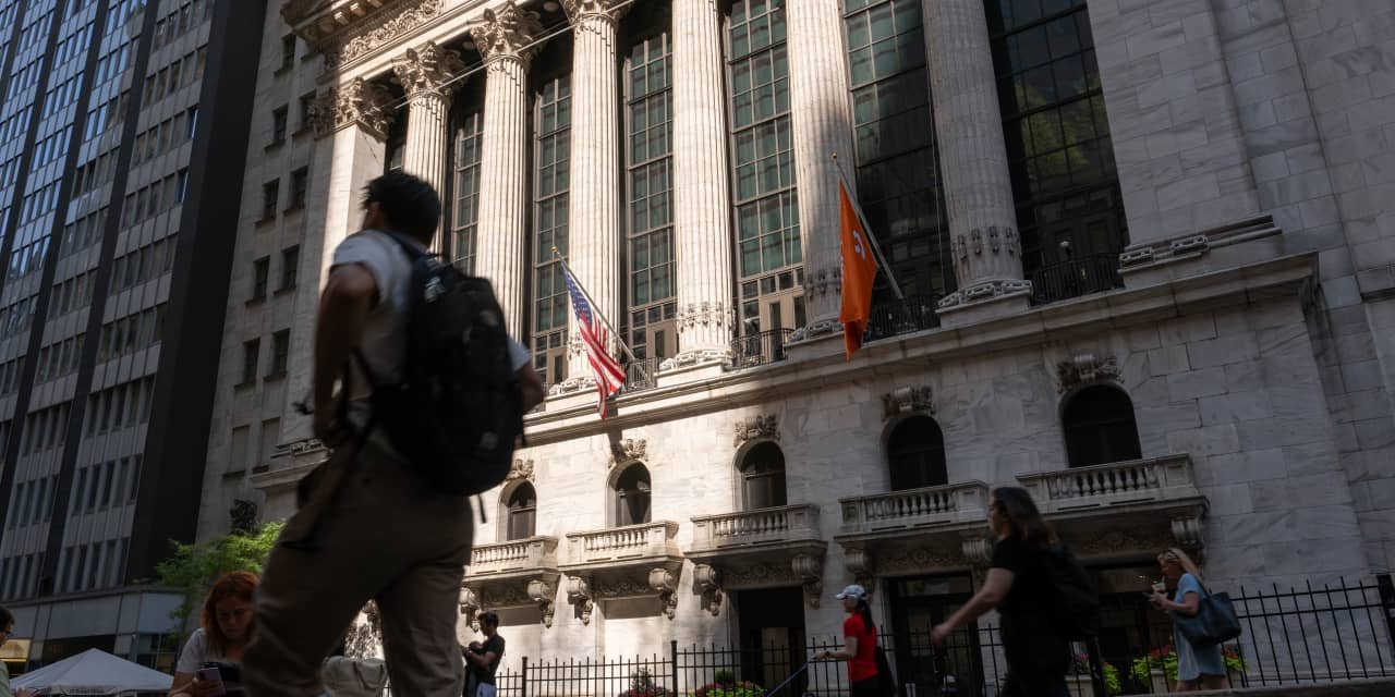 stock-market-today:-dow-futures-ease-as-nvidia-shares-dip