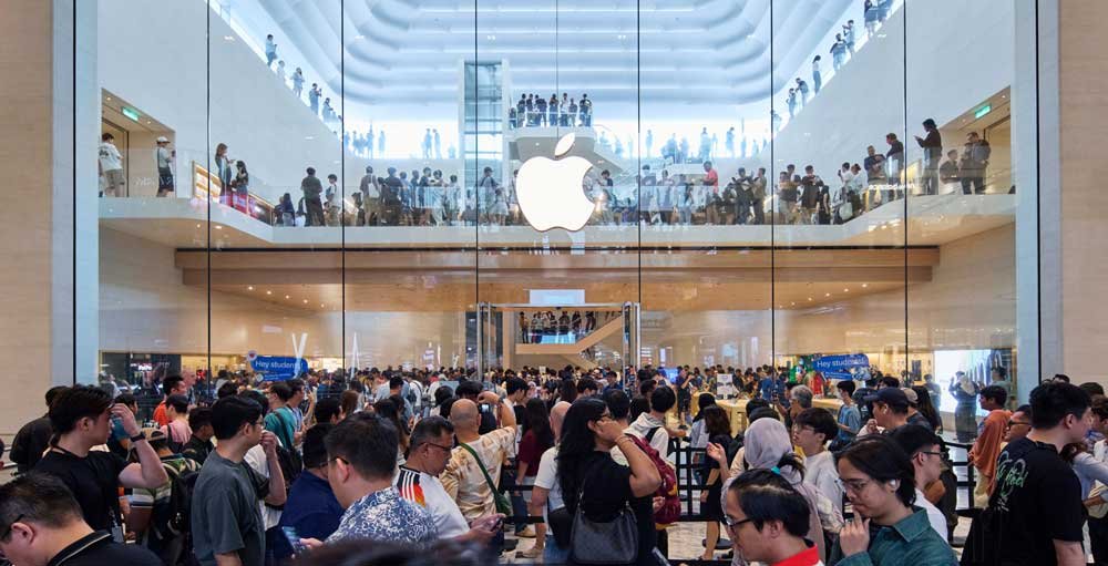 european-union-challenges-weigh-on-apple-stock