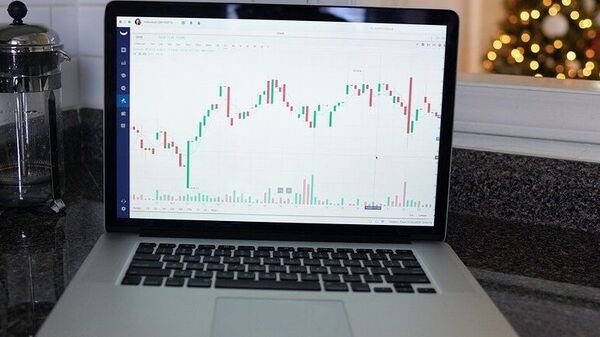 markets-on-fire:-how-to-make-profit-without-getting-burned