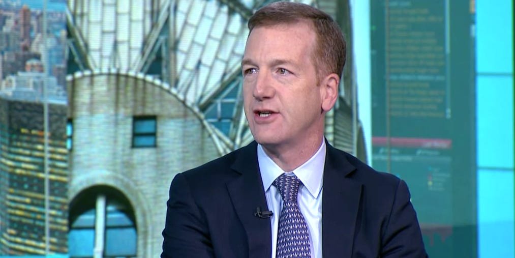 a-labor-slowdown-could-ruin-america’s-soft-landing-hopes-and-cause-a-10%-stock-correction,-morgan-stanley-cio-says