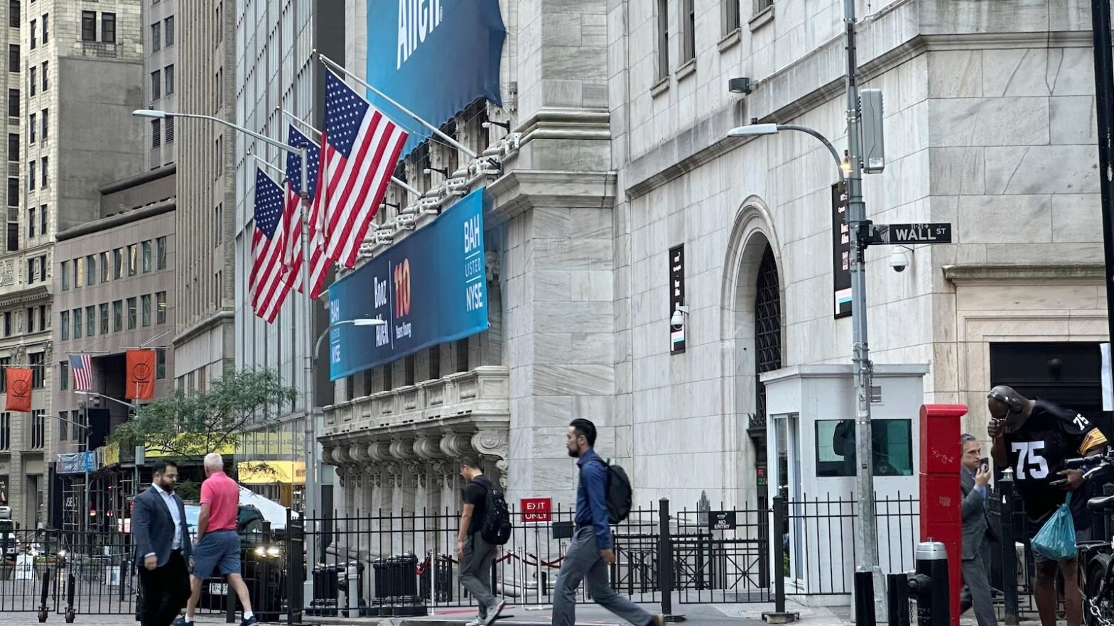 stock-market-today:-world-shares-advance-after-nvidia’s-rebound-offsets-weakness-on-wall-st